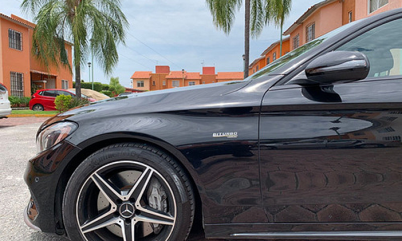 Mercedes Benz Amg C4...