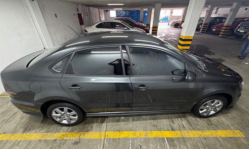 Volkswagen Vento 1.6...