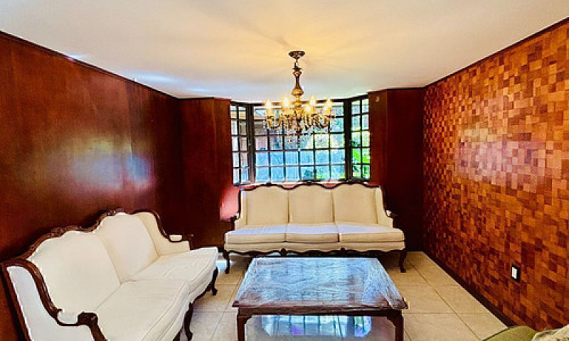 Venta De Casa En Lom...