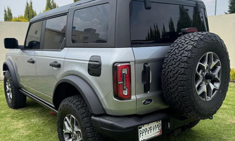 Ford Bronco Badlands...