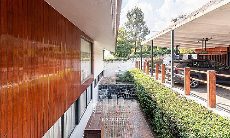 Casa En Venta En Lom...