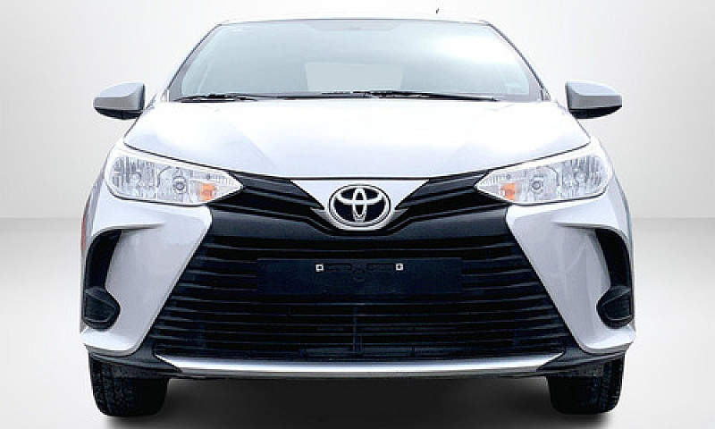 Toyota Yaris 2022...