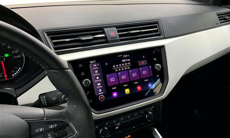 Seat Arona 2021...