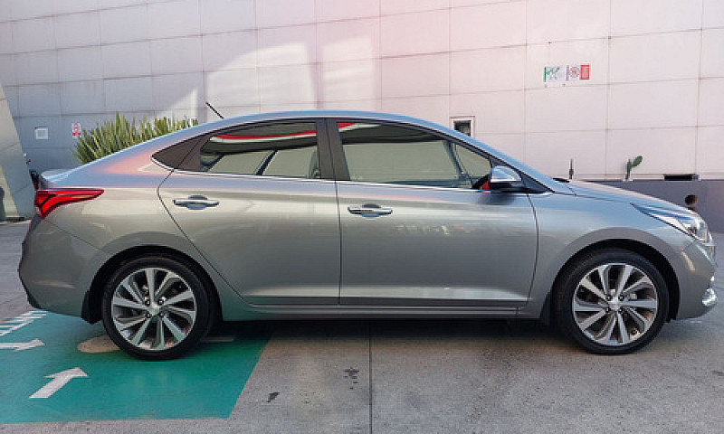 Hyundai Accent 2022 ...