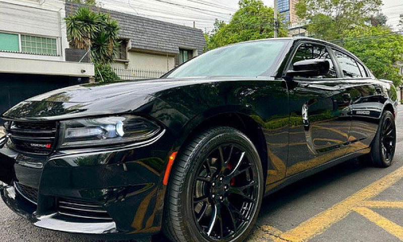 Dodge Charger 5.7 R-...