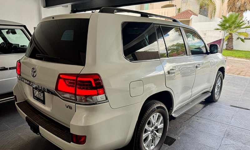 Toyota Land Cruiser ...
