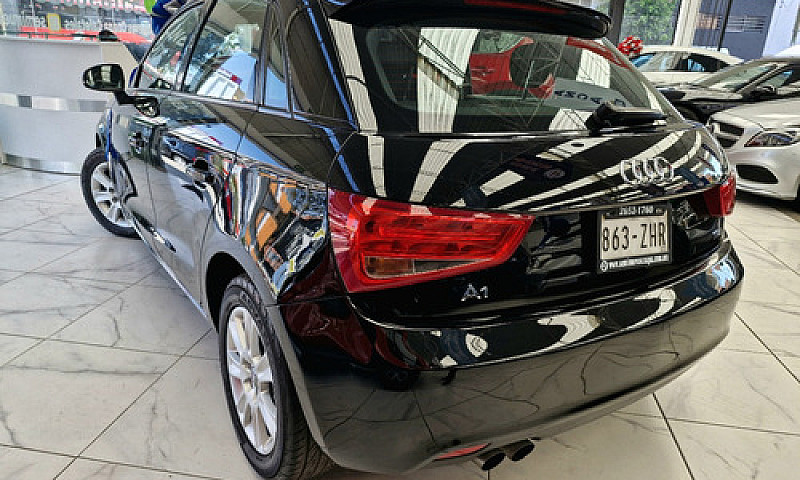 Audi  A1  2014...