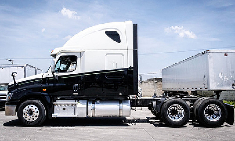 2017 Freightliner Ca...