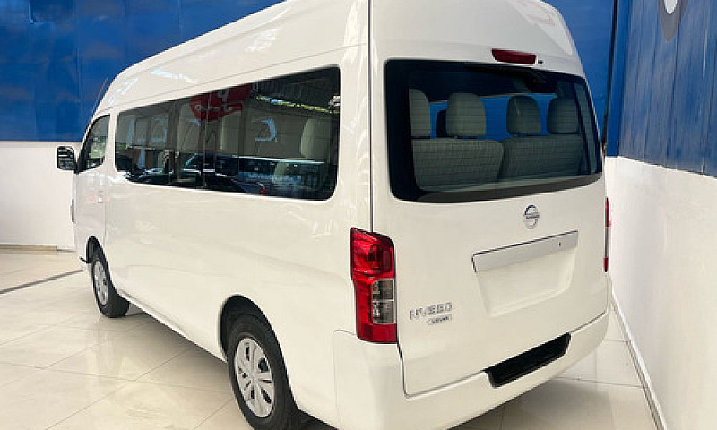 Nissan  Urvan  2022...