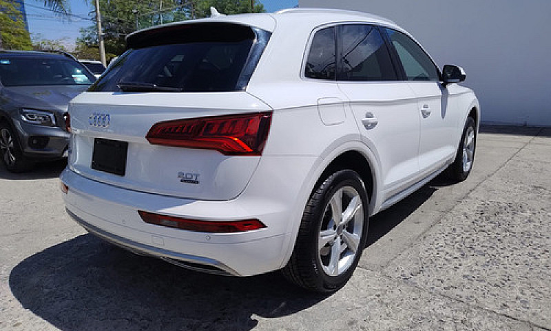 Audi Q5 2.0 L T Elit...