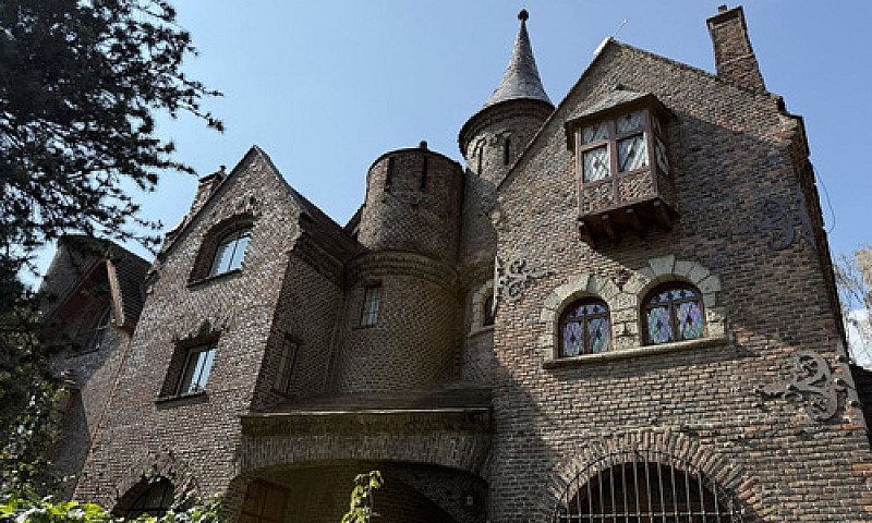 Casa Estilo Medieval...