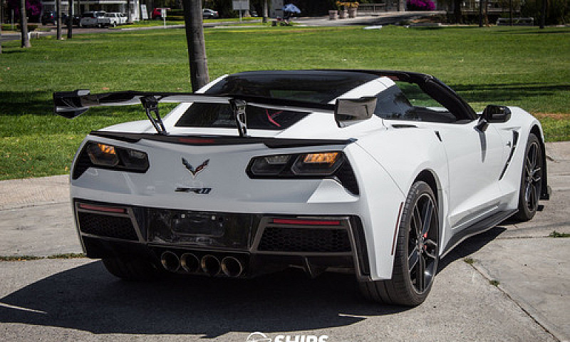 Chevrolet Corvette 2...