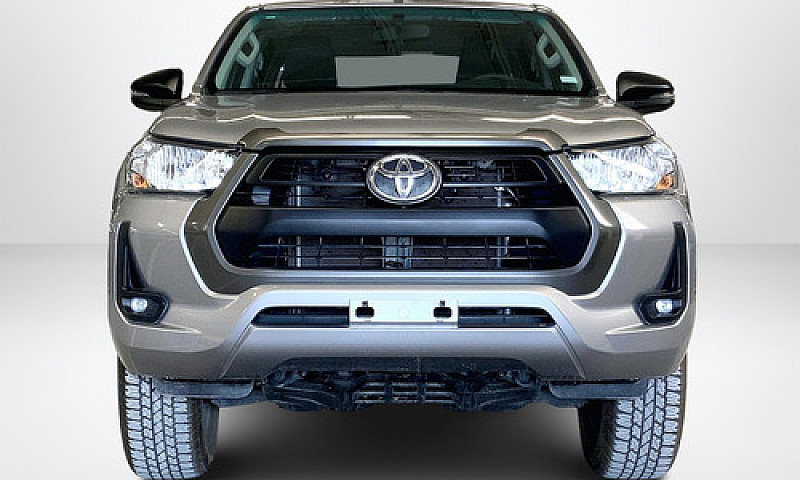 Toyota Hilux 2023...