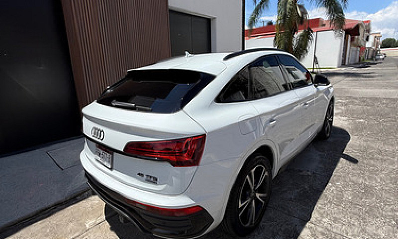 Audi Q5 Sportback 2....
