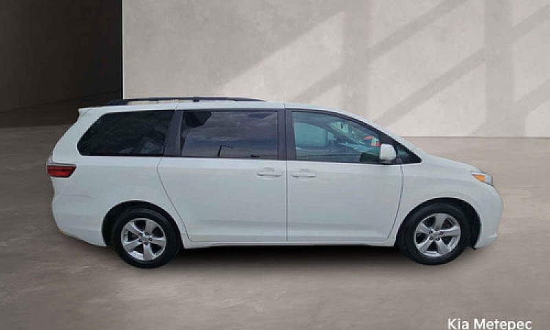 Toyota Sienna 2017...