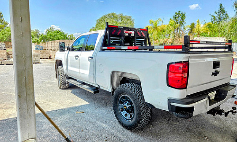 Chevrolet Silverado ...