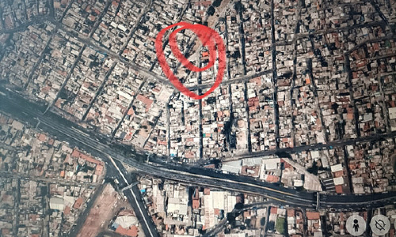 El Terreno Centa Con...