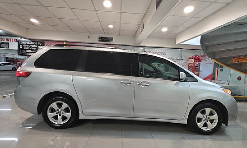 Toyota Sienna 2019...