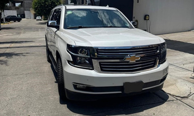 Chevrolet Suburban 5...