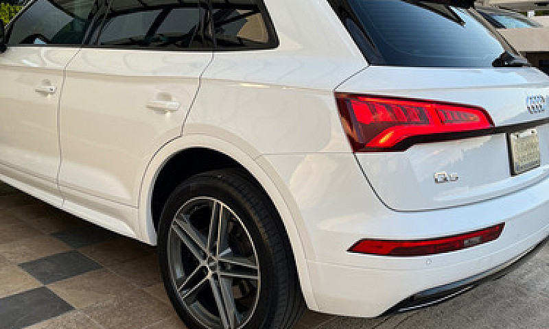 Audi Q5 2.0 L T Dyna...
