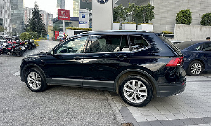 Volkswagen Tiguan !Q...