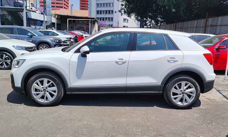 Audi Q2 2022...