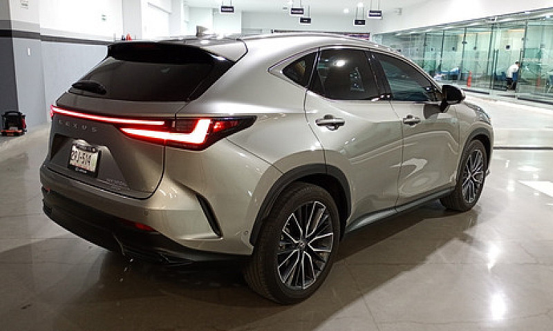 Lexus Nx 2022...