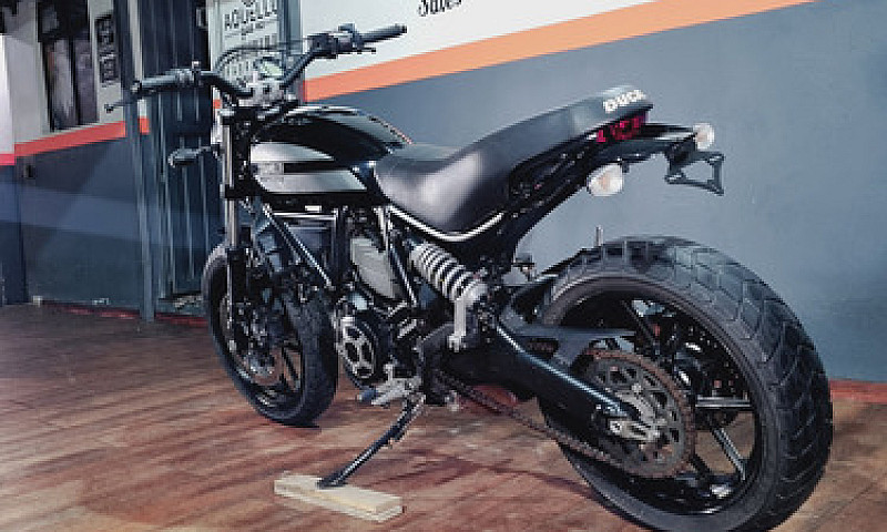 Ducati Scrambler Six...