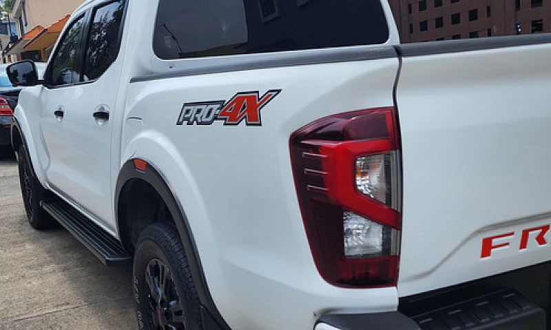 Nissan Frontier 2.5 ...