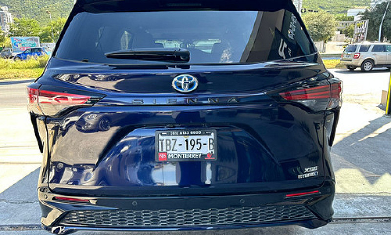 Toyota Sienna 2024...