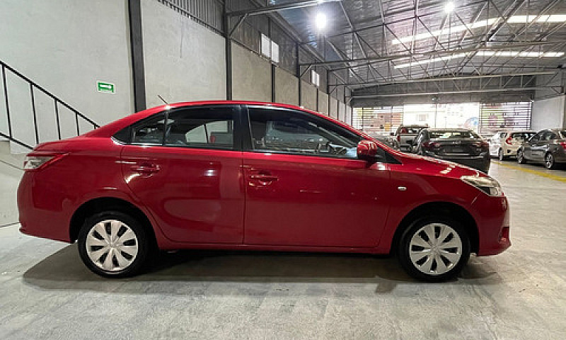 Toyota Yaris 2017...