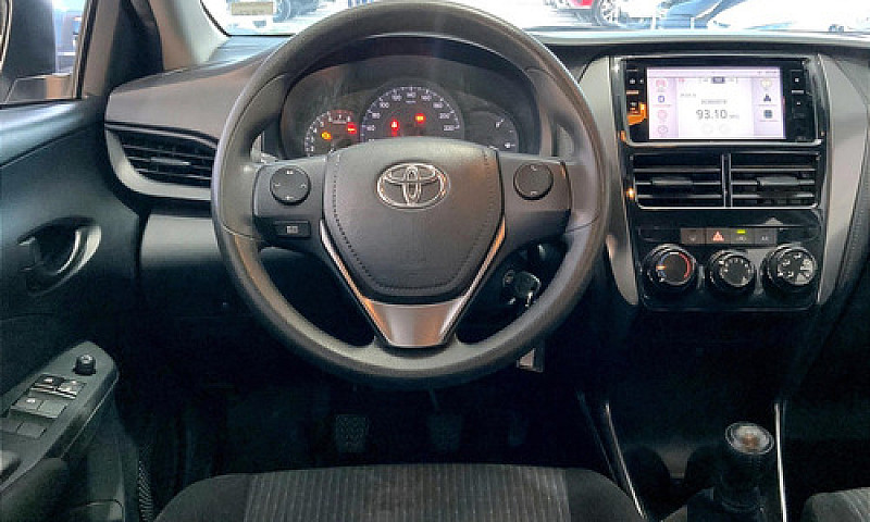 Toyota Yaris 2022...