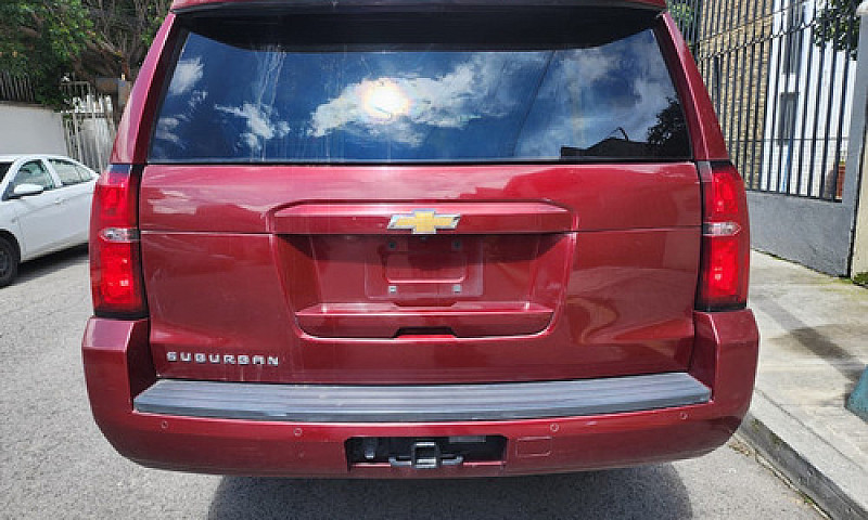 Chevrolet Suburban 5...