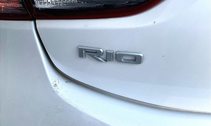 Kia Rio 2023...