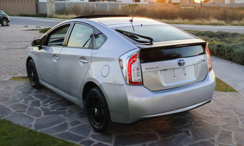 Toyota Prius Premium...