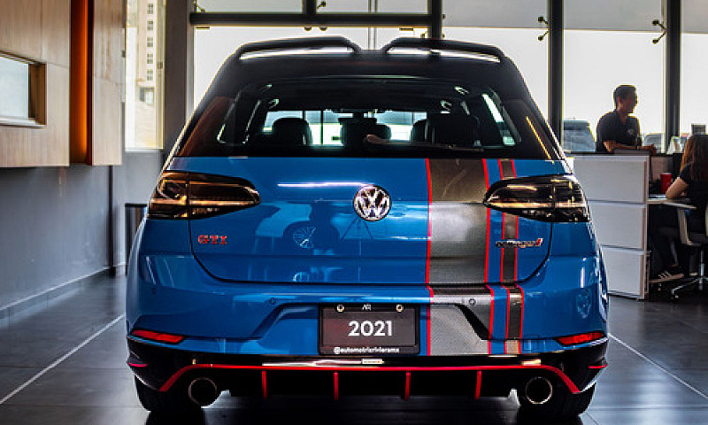 Volkswagen Golf 2021...