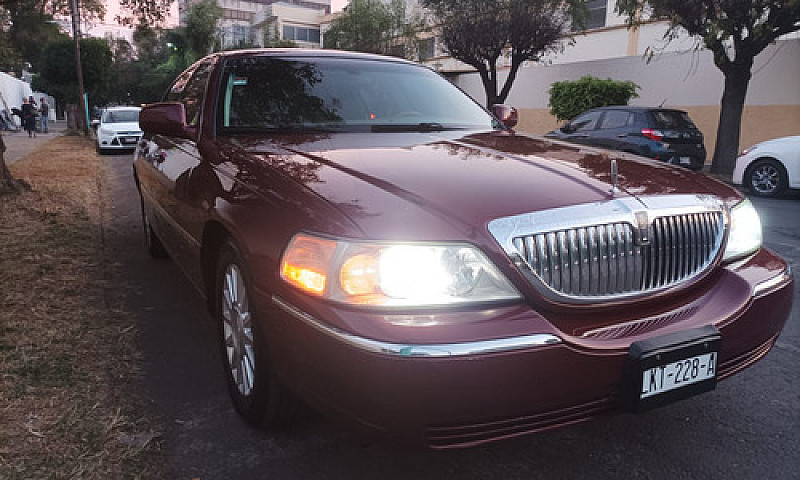 Lincoln Town Car 4.6...