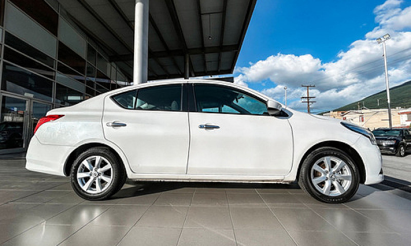 Nissan Versa 2019...