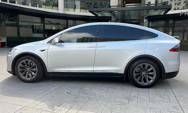 Tesla Model X 100D...