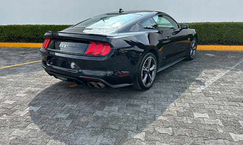 Ford Mustang 2022...