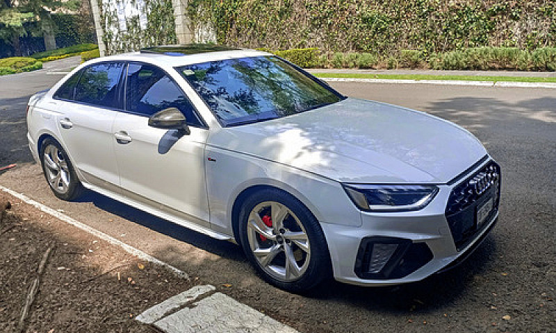 Audi A4 2.0 T S Line...