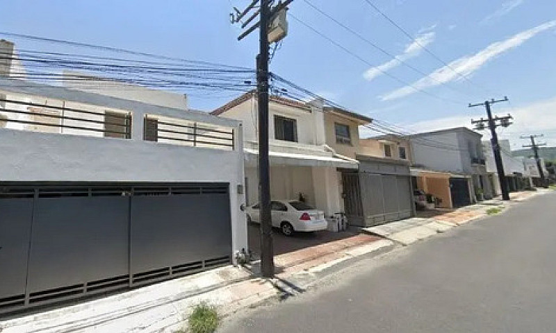Casa En Remate Cerca...