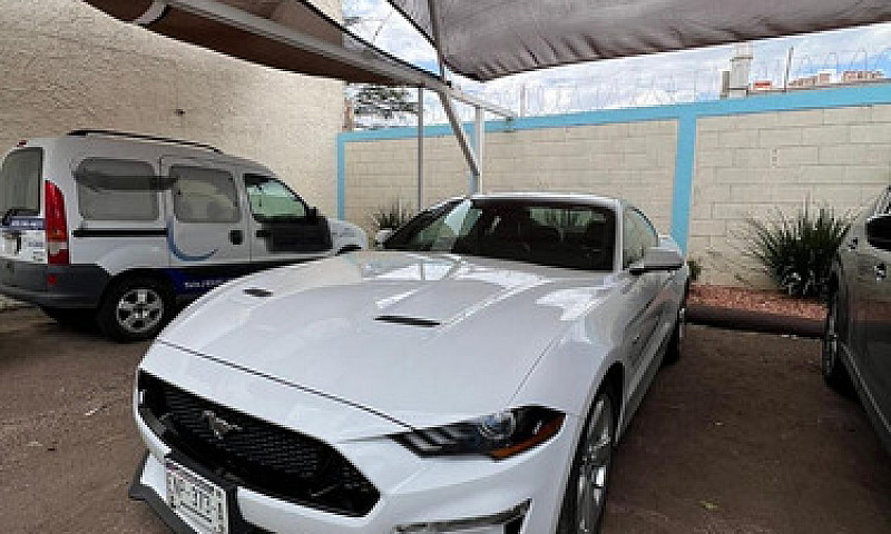 Ford Mustang 5.0L Gt...