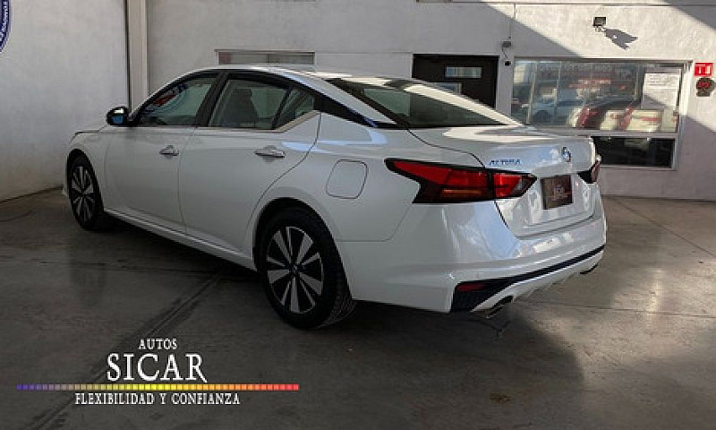 Nissan Altima 2020...