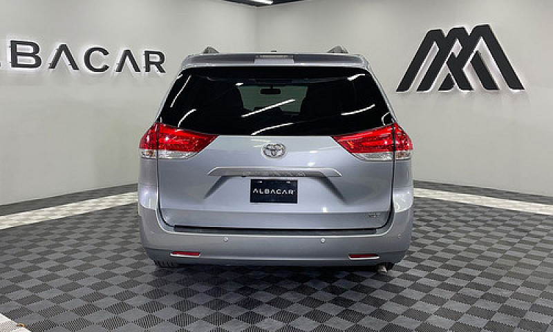 Toyota Sienna 2014...