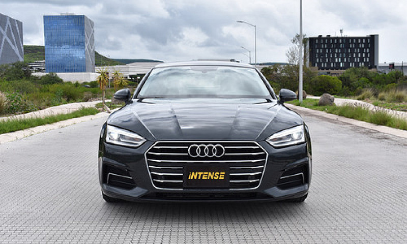Audi A5 2.0 Select 1...
