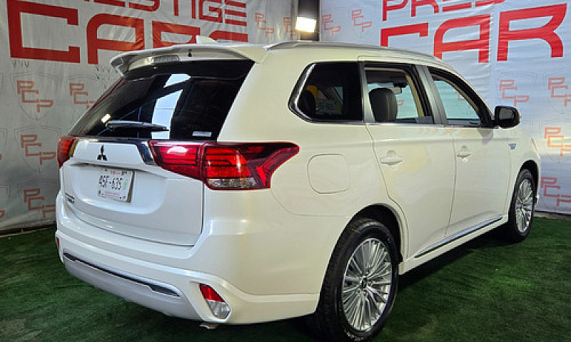 Mitsubishi Outlander...