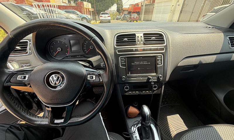 Volkswagen Vento 1.6...