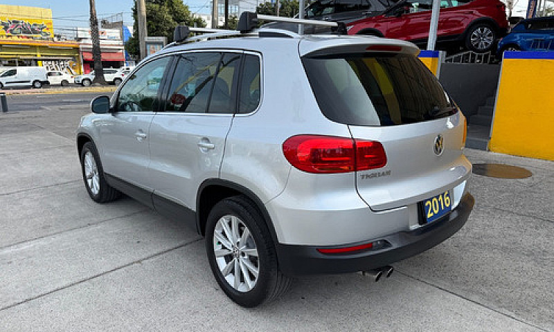 Volkswagen Tiguan Tr...