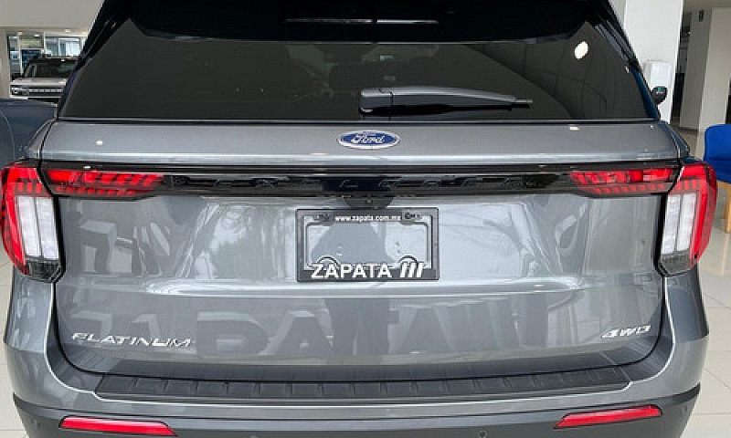 Ford Explorer Platin...